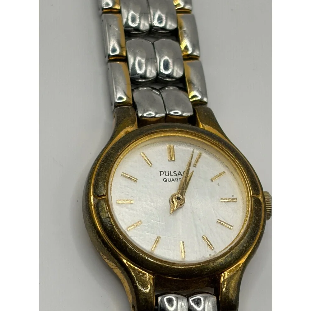 Pulsar V810 0760‎ Quartz Movement Japan Base Metal Stainless Steel Back Watch